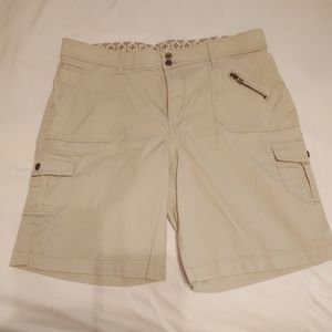 Lee tan cargo shorts size 16